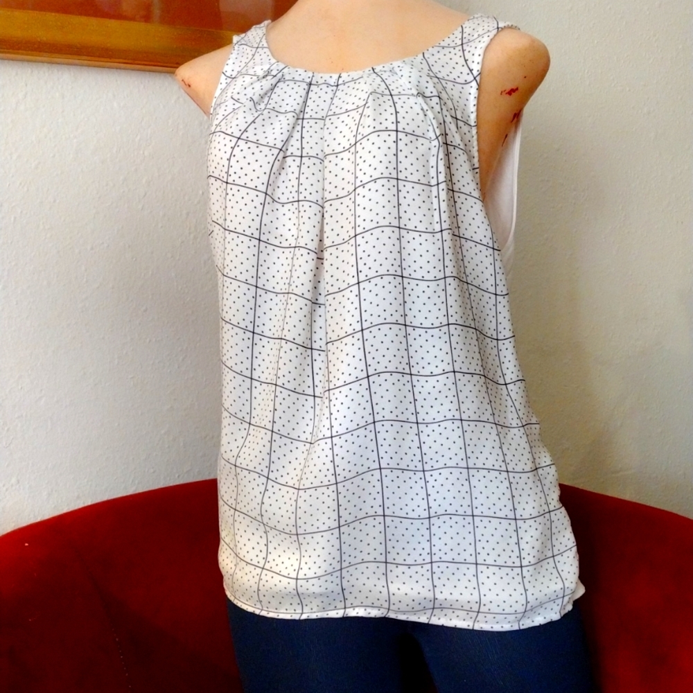 Elle top size small